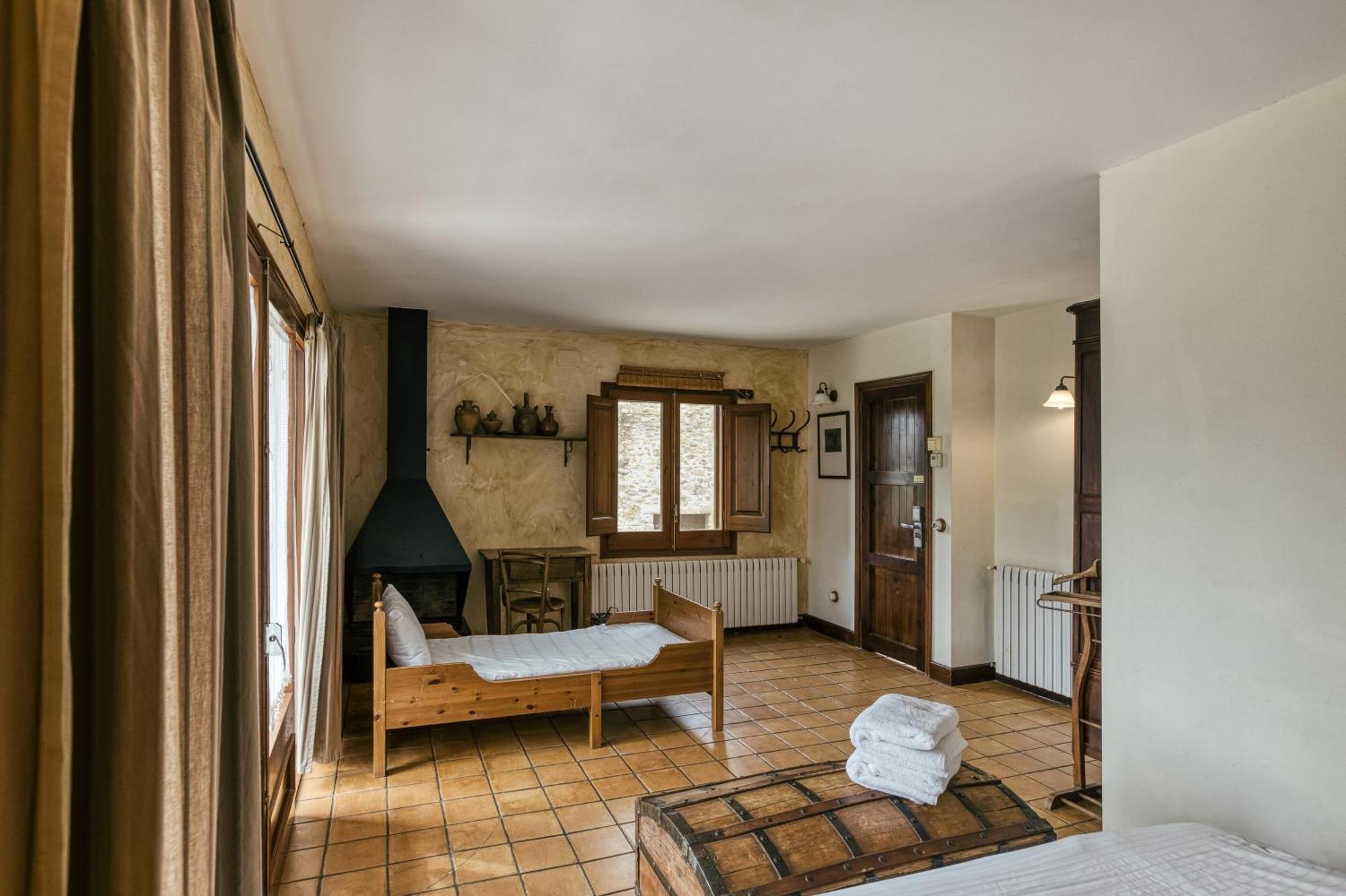 Casa Rural Mas Fuselles ชีโรนา ภายนอก รูปภาพ